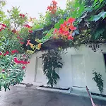 Garden Naza فندق *