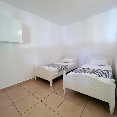 Garden Naza * Piqeras