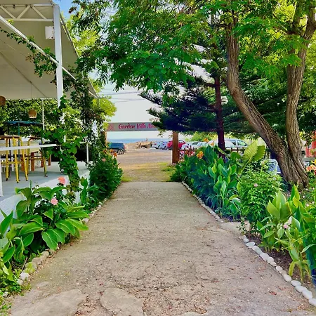 Garden Naza 酒店 Piqeras