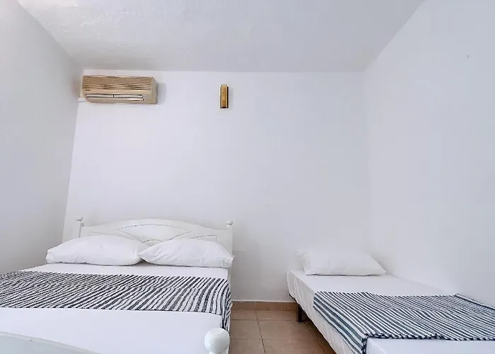 Garden Naza فندق Piqeras